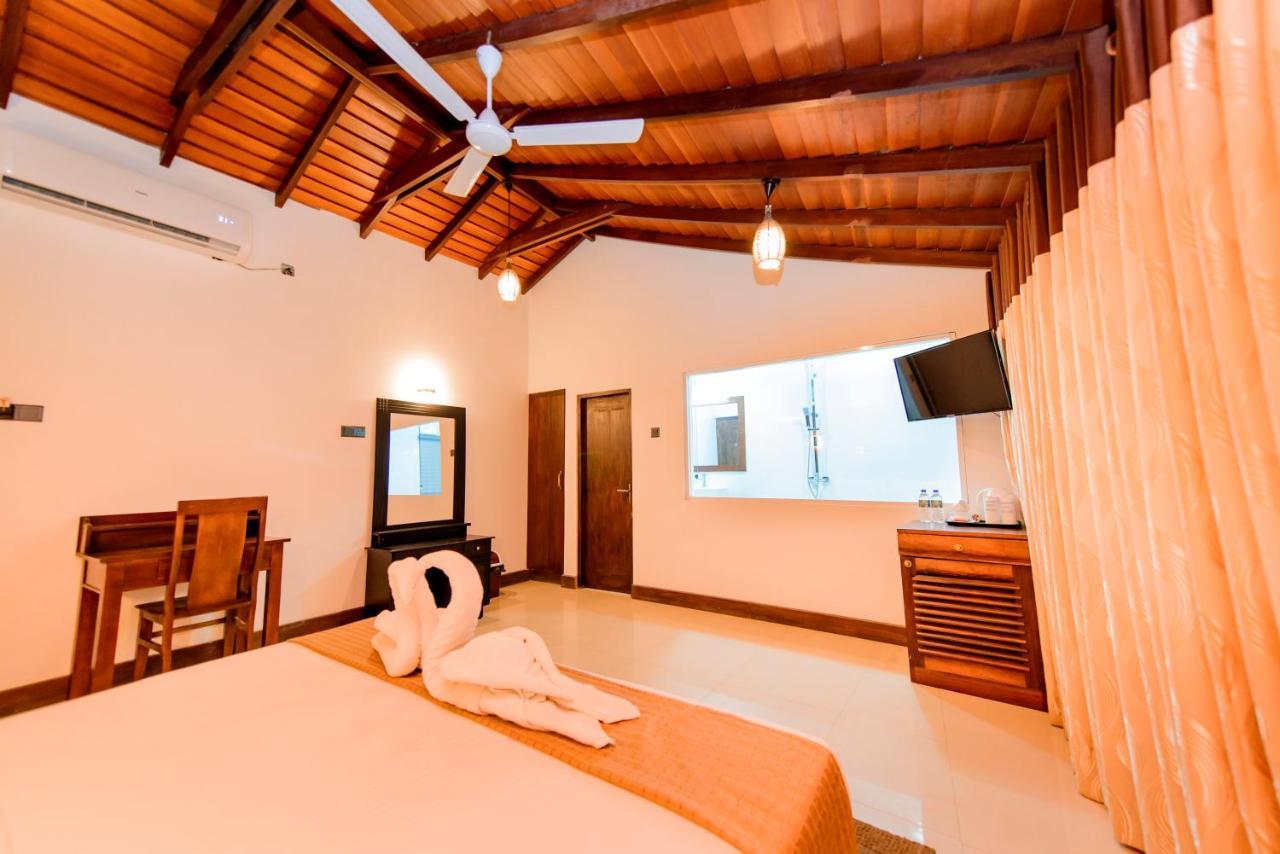 Sevonra Hotel Unawatuna Bagian luar foto