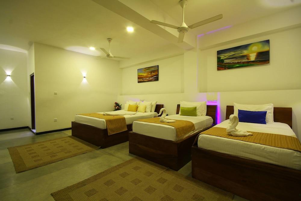 Sevonra Hotel Unawatuna Bagian luar foto